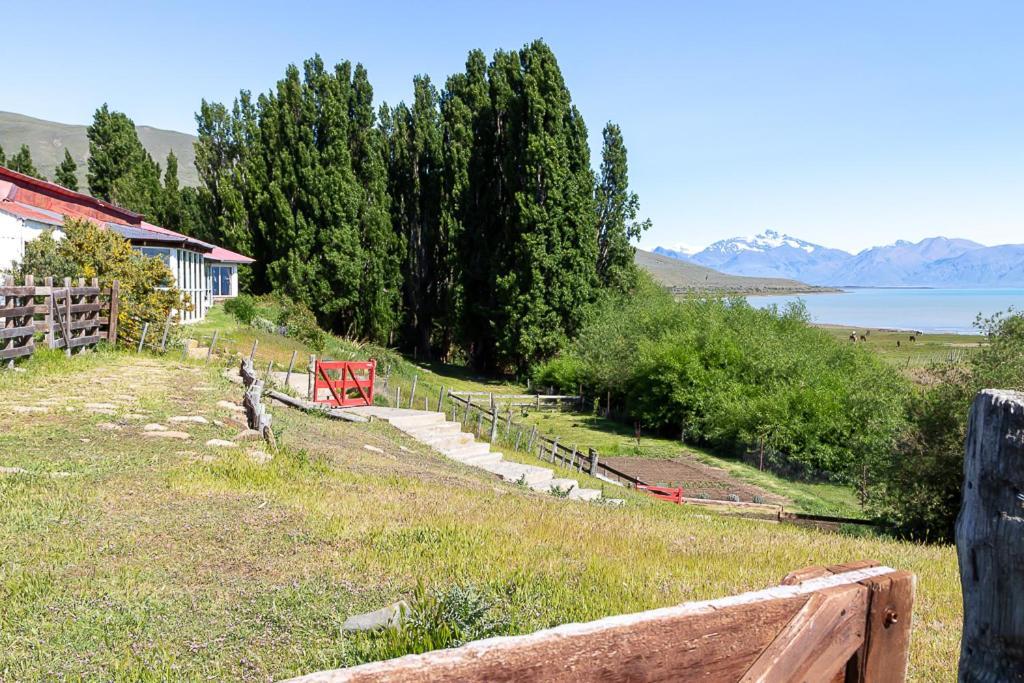 Hostería El Galpón Del Glaciar El Calafate Exterior foto